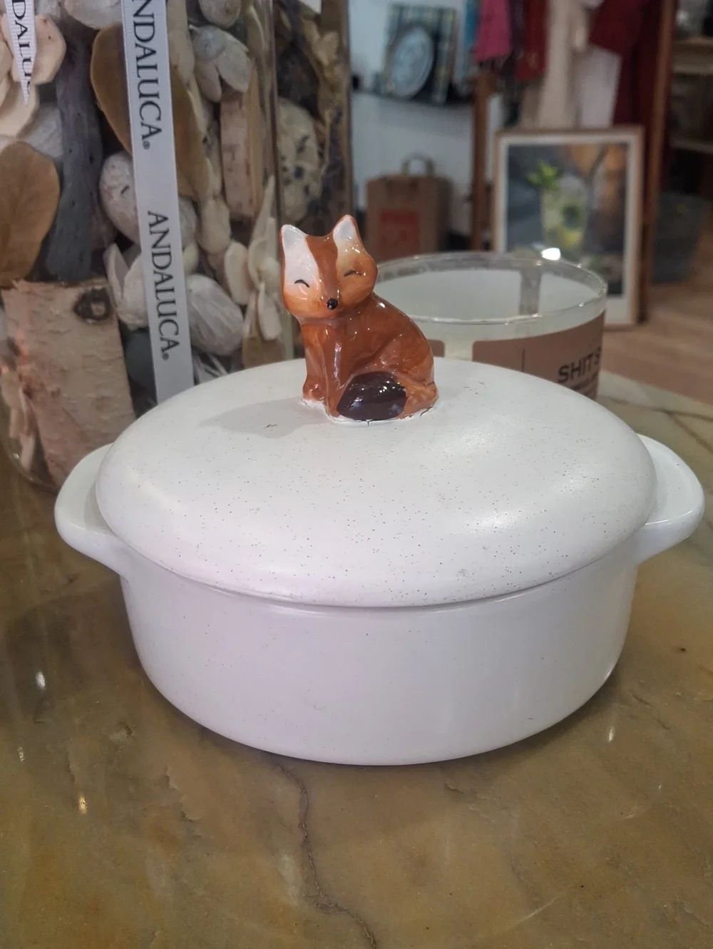 Ciroa White Ceramic Casserole with Fox Knob